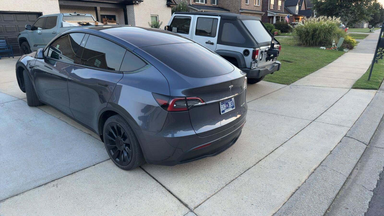 Used 2023 Tesla Model Y Long Range AWD/4WD image 4