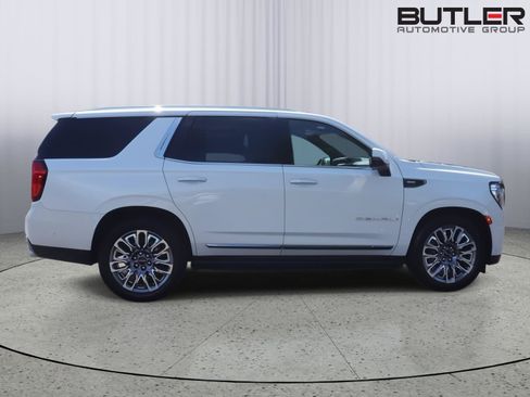 Used 2024 GMC Yukon Denali Ultimate AWD/4WD image 7