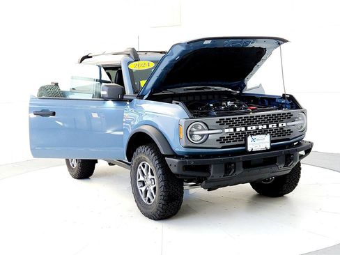 Used 2024 Ford Bronco Badlands image 9