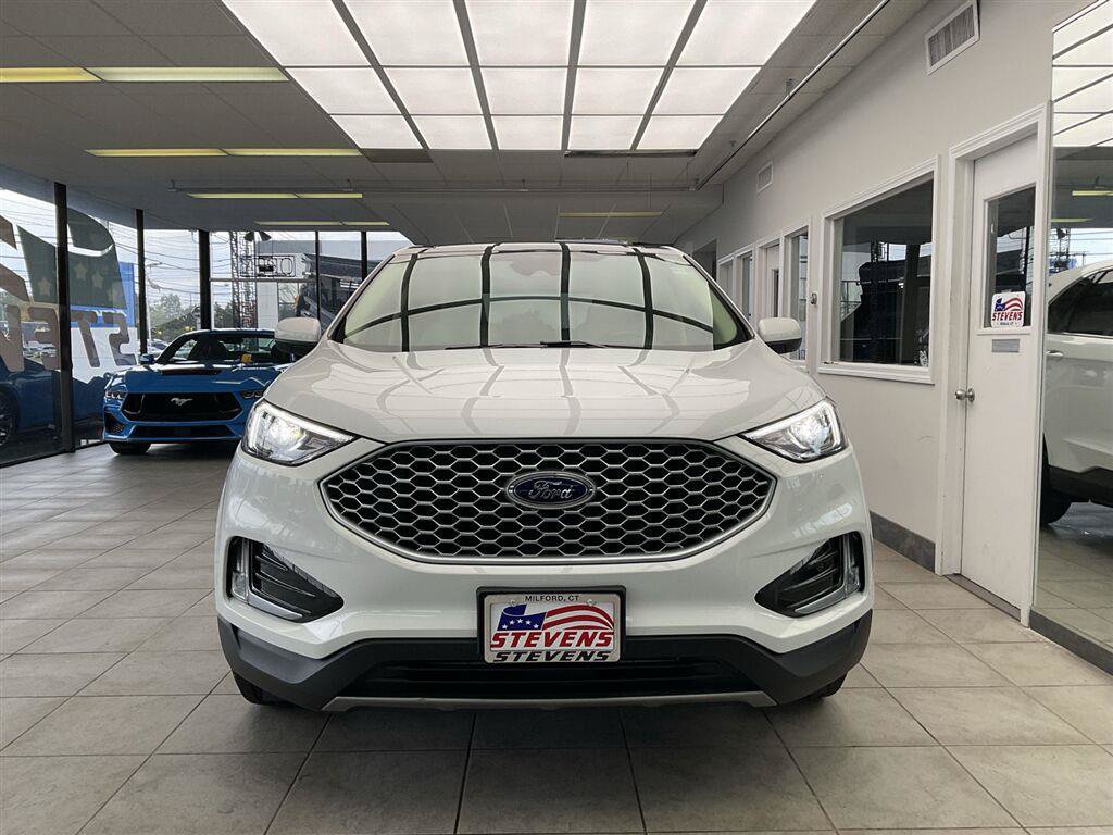 Used 2024 Ford Edge SEL w/ Convenience Package AWD/4WD image 2