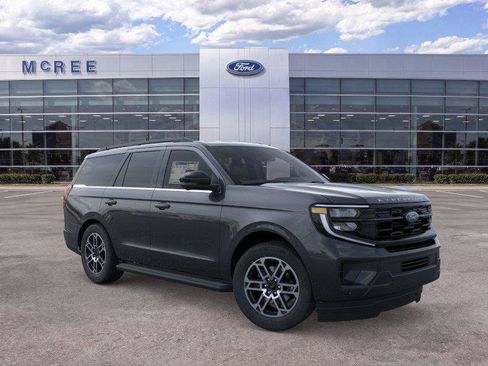 New 2026 Ford Expedition Active RWD image 7