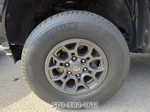 Used 2018 Toyota Tacoma SR5 RWD image 14