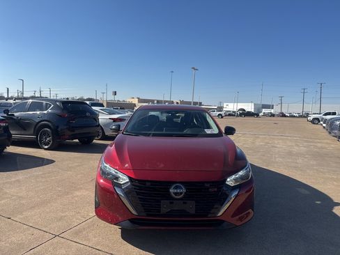 Certified 2025 Nissan Sentra SR w/ SR Premium Package image 4