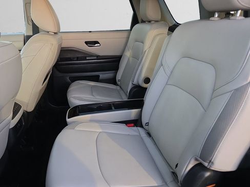 Used 2024 Nissan Pathfinder SL w/ SL Premium Package image 14