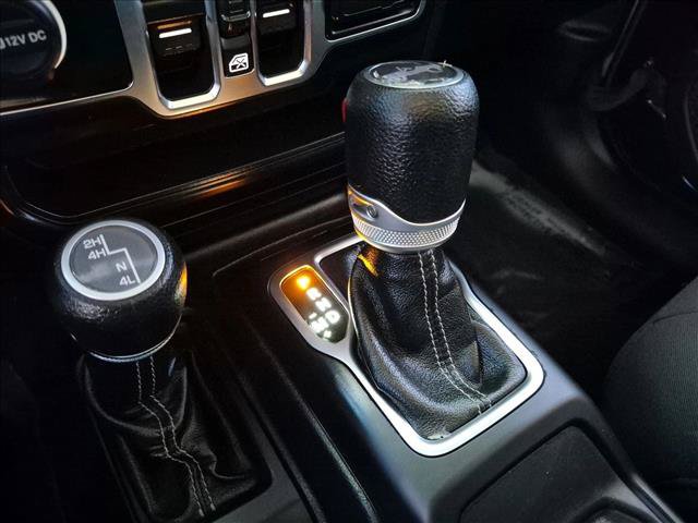 Used 2019 Jeep Wrangler Unlimited Sahara AWD/4WD image 12