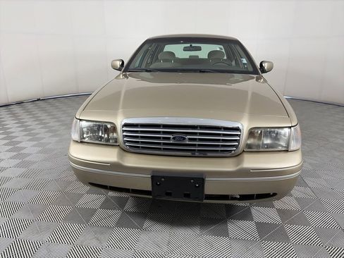 Used 1999 Ford Crown Victoria RWD image 2