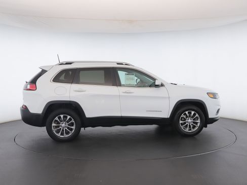 Used 2019 Jeep Cherokee Latitude Plus image 27