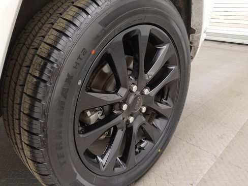 Used 2021 Jeep Grand Cherokee Laredo X RWD image 31