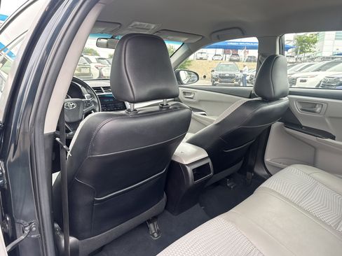 Used 2015 Toyota Camry SE FWD image 22