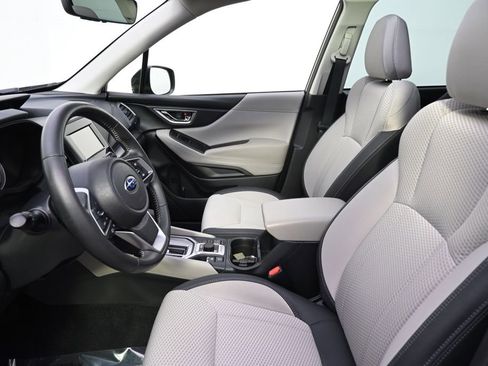 Used 2023 Subaru Forester Premium image 12