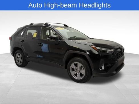 Used 2025 Toyota RAV4 LE image 9