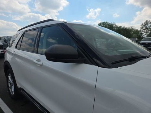 Used 2021 Ford Explorer XLT w/ Equipment Group 202A AWD/4WD image 5