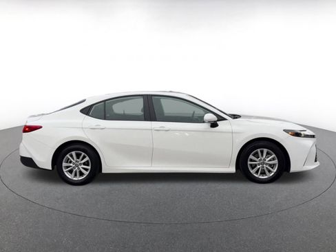 Used 2025 Toyota Camry LE image 16