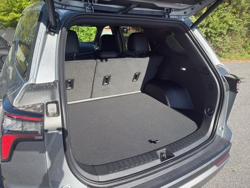 New 2026 Chevrolet Equinox LT w/ Convenience Package II FWD image 20