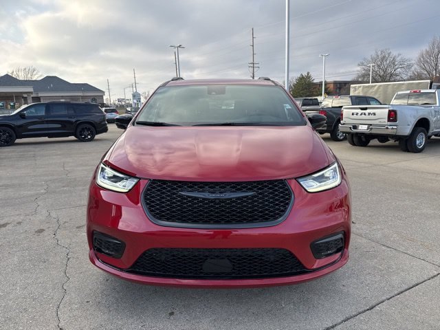 New 2026 Chrysler Pacifica Select w/ S Appearance Package FWD image 2