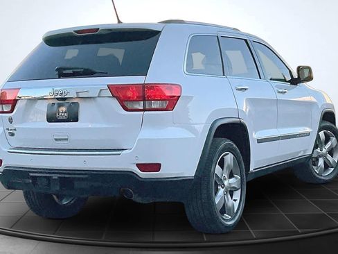 Used 2013 Jeep Grand Cherokee Overland w/ Advance Technology Group AWD/4WD image 23