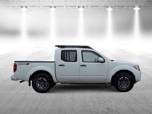 Used 2018 Nissan Frontier PRO-4X image 9