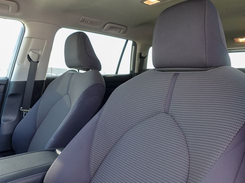 Used 2024 Toyota Highlander LE image 10