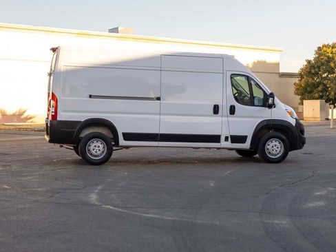 Used 2023 RAM ProMaster 2500 image 3