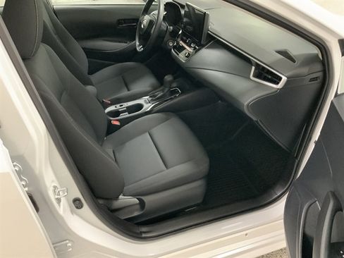 Used 2025 Toyota Corolla LE FWD image 20