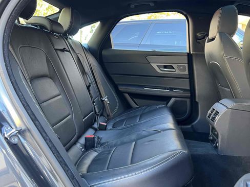 Used 2017 Jaguar XF S image 37