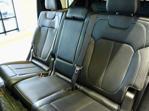 Used 2023 Jeep Grand Cherokee L Overland AWD/4WD image 22