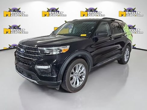 Used 2022 Ford Explorer XLT AWD/4WD image 1