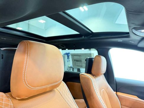 New 2026 Chrysler Pacifica Pinnacle image 24