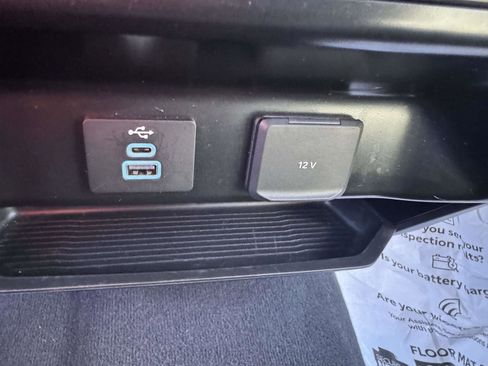 Used 2025 Ford F250 XLT image 30