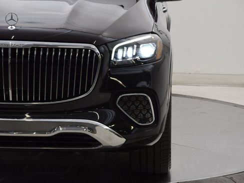 Certified 2024 Mercedes-Benz Maybach GLS 600 4MATIC image 10