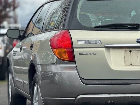 Used 2005 Subaru Outback 2.5i image 10