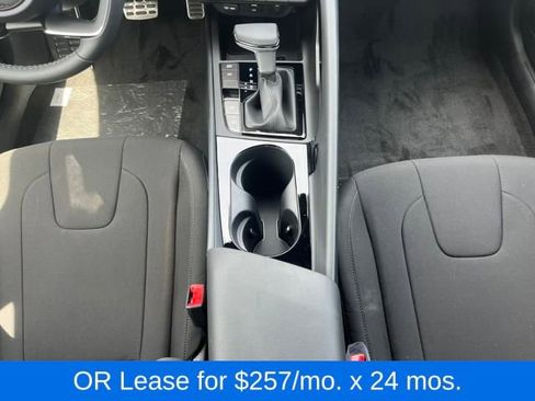 New 2025 Hyundai Elantra SEL image 31