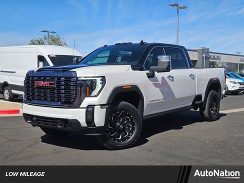 Used 2024 GMC Sierra 2500 Denali Ultimate w/ Max Trailering Package image 1