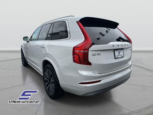 Used 2022 Volvo XC90 T6 Momentum w/ Climate Package image 5