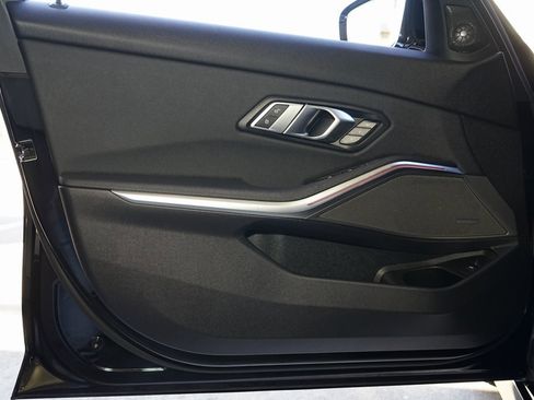 Used 2021 BMW 330i Sedan w/ Convenience Package image 22