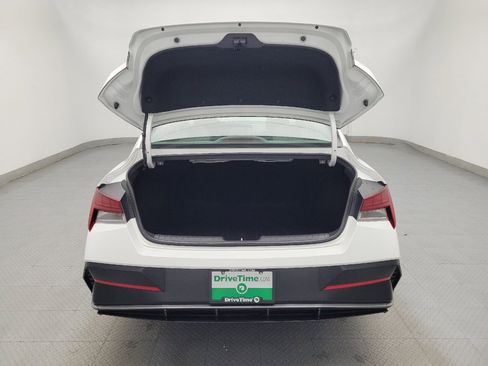 Used 2025 Hyundai Elantra SEL image 29