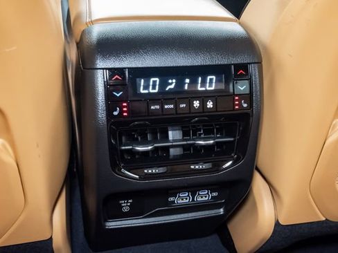 Used 2022 Jeep Grand Cherokee Summit w/ Advanced Protech Group IV AWD/4WD image 29