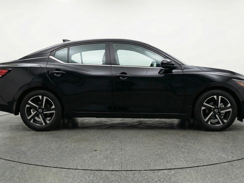 Used 2025 Nissan Sentra SV FWD image 11