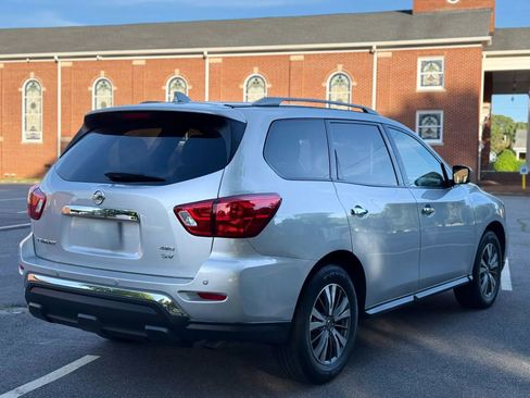 Used 2019 Nissan Pathfinder SV AWD/4WD image 6