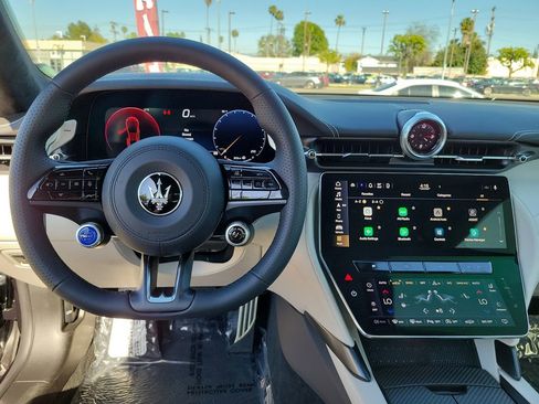 Used 2024 Maserati GranTurismo Trofeo image 6