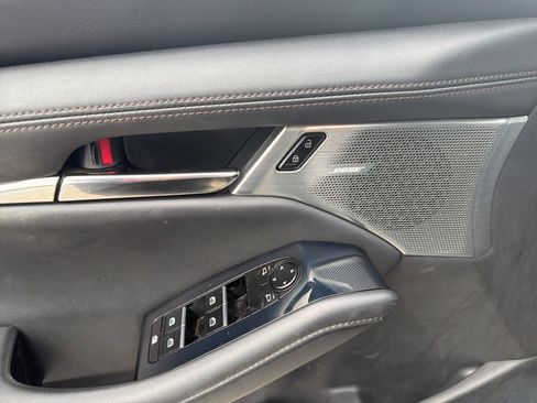 Used 2021 MAZDA MAZDA3 s image 16