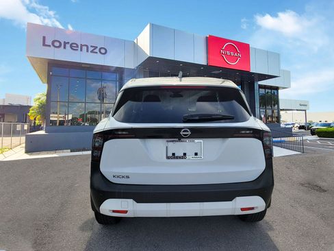 Certified 2025 Nissan Kicks SV image 5
