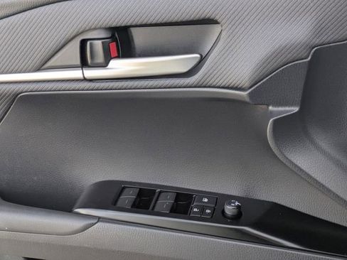 Used 2025 Toyota Camry SE image 24