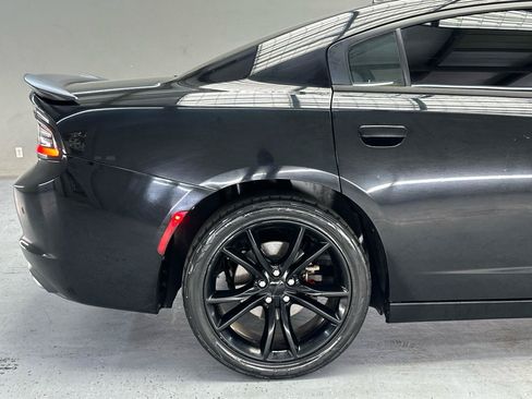 Used 2016 Dodge Charger R/T w/ Plus Group RWD image 9