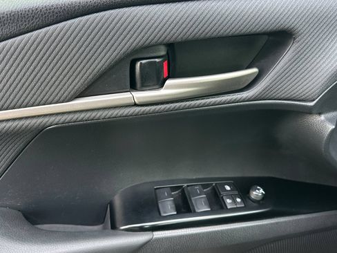 Used 2025 Toyota Camry SE FWD image 10