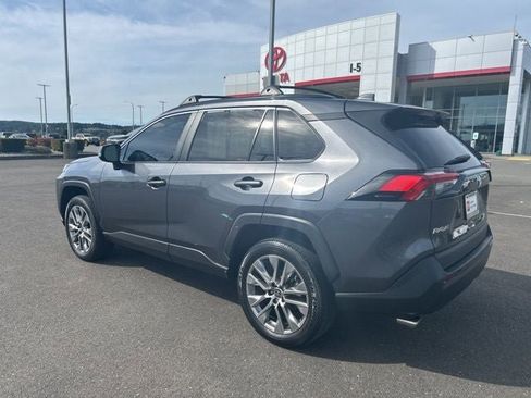 Used 2022 Toyota RAV4 XLE Premium AWD/4WD image 11