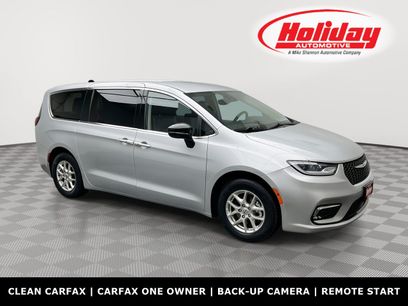 Used 2024 Chrysler Pacifica Touring-L