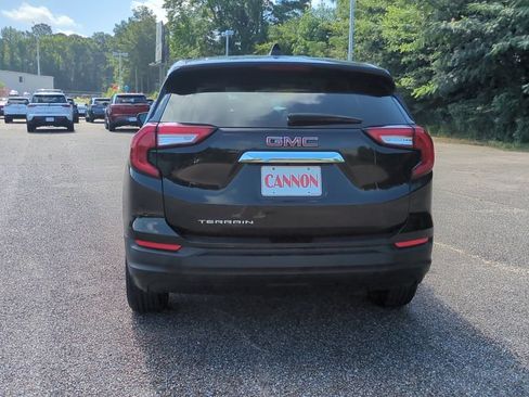 Used 2024 GMC Terrain SLE FWD image 6