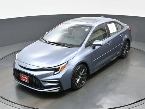 Used 2025 Toyota Corolla SE w/ SE Premium Package AWD/4WD image 36