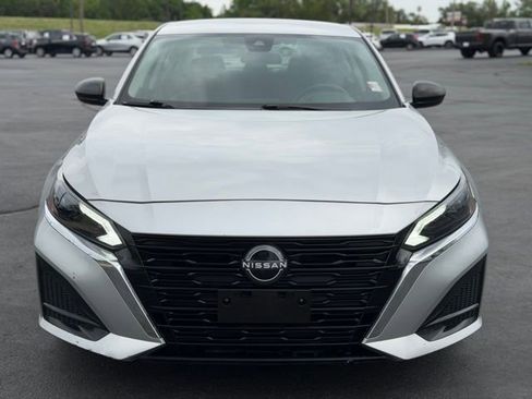 Used 2024 Nissan Altima 2.5 S FWD image 2